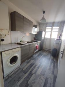 LENS, Bel appartement lumineux spacieux en centre ville 3 chambres