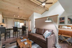 Tamarron Gambel Oak 724 - Cliffside Suite - Durango CO