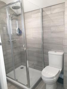 The Old Dairy, comfy 1 bedroom apartment with lounge,bathroom and kitchenette near town, pubs and walks