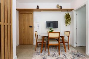 Moderno Quarto & Sala em Copacabana | MFB 76203