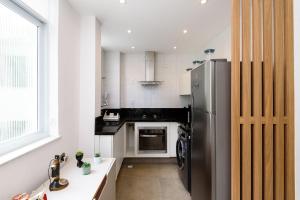 Moderno Quarto & Sala em Copacabana | MFB 76203