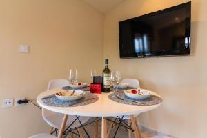 Papis free parking Villa