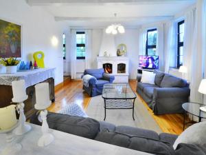 Holiday villa with fireplace and private garden