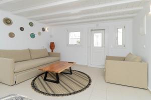 Merriam mykonos town