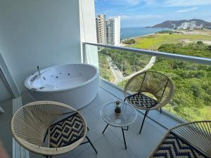 Suite Lujosa con Jacuzzi piso 14 vista al mar