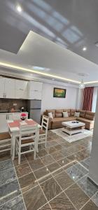 Fishta Apartments Q5, 21