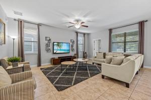 Star Wars 7 Bed Pool Home with Game Room