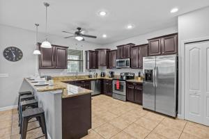 Star Wars 7 Bed Pool Home with Game Room