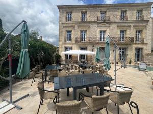 Maisons d'hotes Demeure Sainte Clotilde, evenementiel et chambres d'hotes a Neffies : photos des chambres