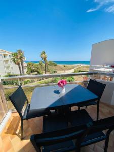 Studio cosy bord de mer avec piscine et vue mer