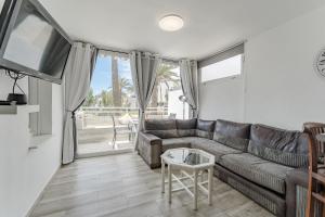 Primavera Tranquil Retreat 2-Bedroom Apartment with Balcony, Garden View & Fiber WiFi