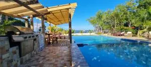 Seaside Chateau Resort - Belize City