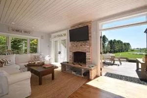 Family Beach House and Cottage - Wainscott