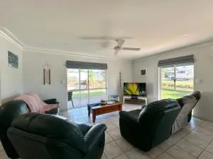 Cygnet Court 2 - Kalbarri WA - Gregory