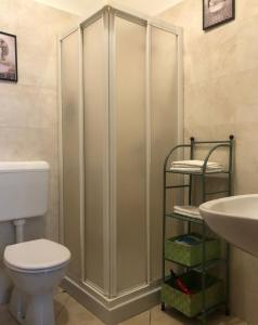 Casa vivace in centro Torino by Turin House Collection