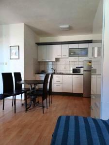 Apartments with a parking space Vodice - 23346 