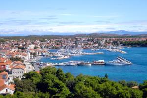 Apartments with a parking space Vodice - 23346