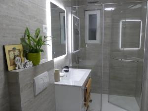 Apartments with parking space Split - 23350