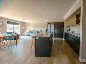 Coastal Bliss Retreat Elegant Beachside Escape at Hawley Beach - Clarence Point