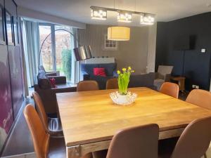 Cozy Holiday Home with Jacuzzi and Sauna in Ovifat