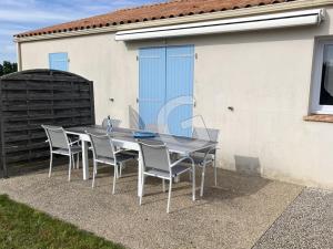 Maisons de vacances Charmante maison pour 4 personnes avec terrasse, a 1,8 km de la plage et proche des commodites - FR-1-357-76 : photos des chambres
