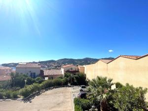 Appartements Banyuls-sur-Mer : Duplex T3 avec terrasse, parking prive, proche plage - FR-1-309-77 : photos des chambres