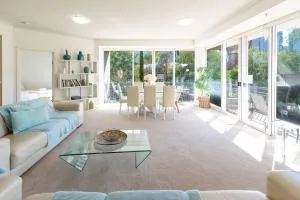 Large Bright 4 Bdrm Southbank apt - Melbourne