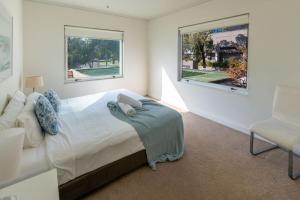 Large Bright 4 Bdrm Southbank apt