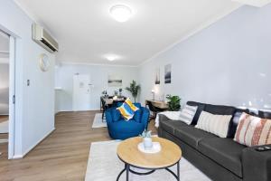 Exclusive Northbridge Apt w Wi-Fi Pool