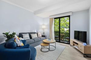 Exclusive Northbridge Apt w Wi-Fi Pool