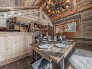 Chalet à Courchevel 1850, 8 personnes, skis aux pieds, sauna, Wifi - FR-1-631-190