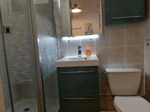 Appartement Coquet Proche Plage, Quartier Calme, Parking Privé - FR-1-239-1065