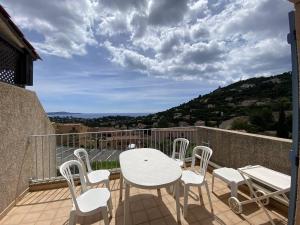 Appartement avec piscine et parking à Cavalaire-sur-Mer - FR-1-100-341