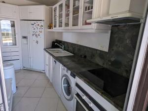 T4 spacieux avec terrasse et vue panoramique, parking inclus - FR-1-250-286
