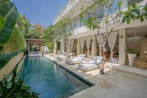 Bali Villa Beachfront Luxe Rooftop Sunsets