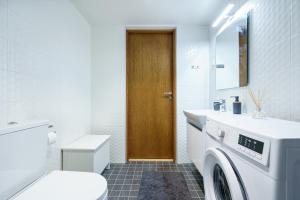 Dream Stay - Modern City Centre Lofts with Self Check-in