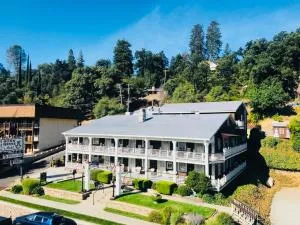 Gunn House Hotel - Джеймстаун