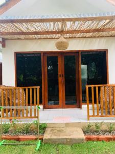 Phòng Deluxe Giường Đôi Có Ban Công (Deluxe Double Room with Balcony)