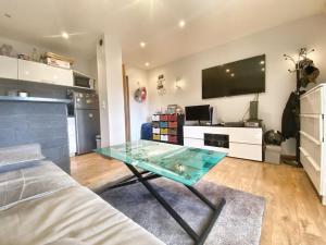 Studio, Piscine, tennis