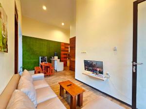 The Batu Villas Panderman Garden C5