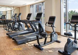 Luxurious 1 Bed in Dubai Creek Harbor, Hosted by Desert City Stays