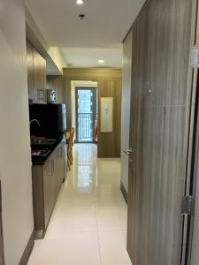 Cairong Inn Condominium TV with Netflix FAME RESIDENCES