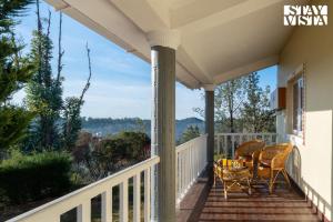 StayVista at Zolas Retreat 2BHK Pet Friendly and Breakfast Included