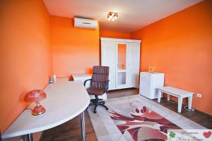 Apartment room in Noroc si Fericire