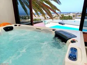 Villa Vista Mar I, Meerblick, 360 qm, heated Pool, Hot Tube, Roof Top Terrace, Gaming Room, Wifi - Masdache