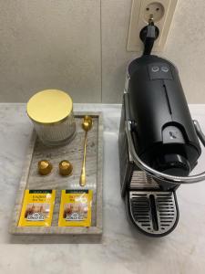 Monjan II Luxury Square Market Rynek