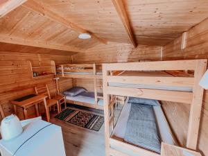 Chatka Agawa v areálu Koupaliště Bystré v Orlických horách