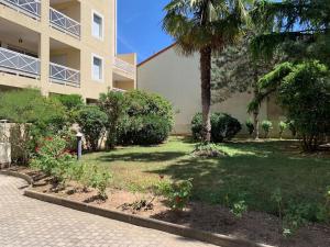 Super appartement arboré avec barbecue et parking