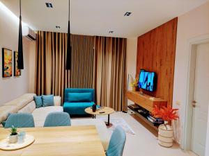 Sea Song Luxury Apartment in Diamond Hill