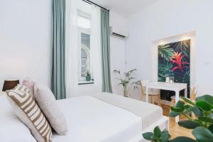 Private Parking - Old Town - Św Krzyża 16 Street